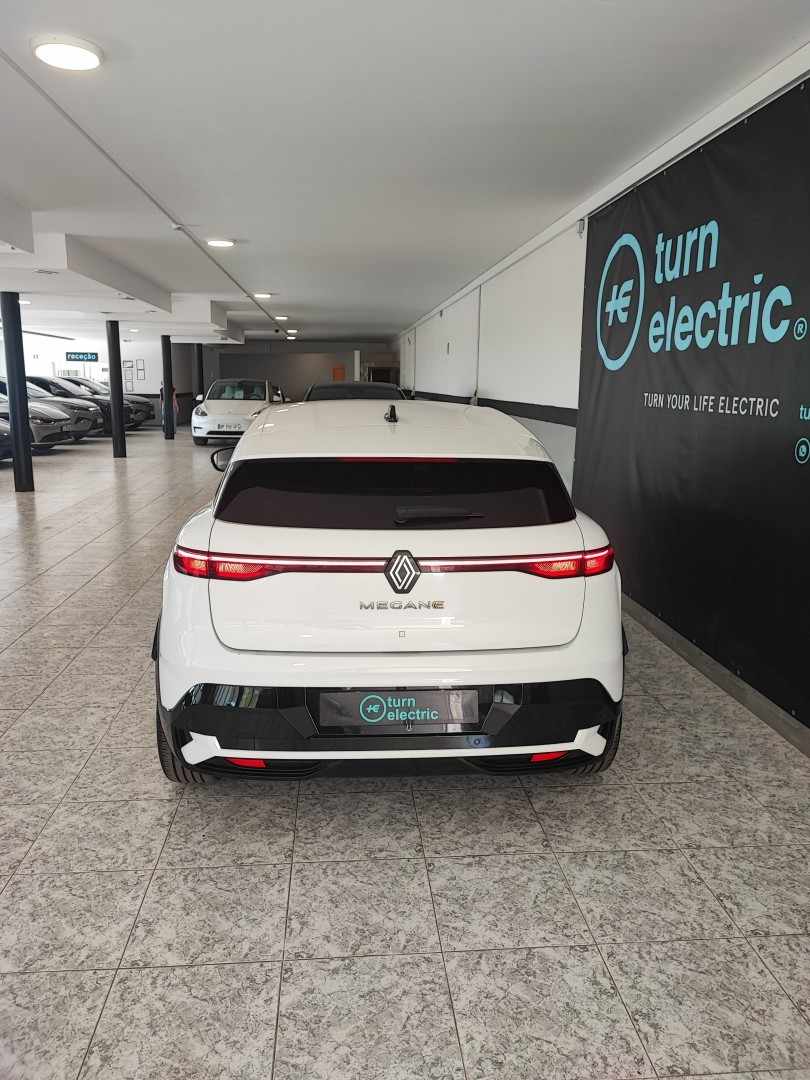 renault-megane-e-tech-2023-eletrico-0cc
