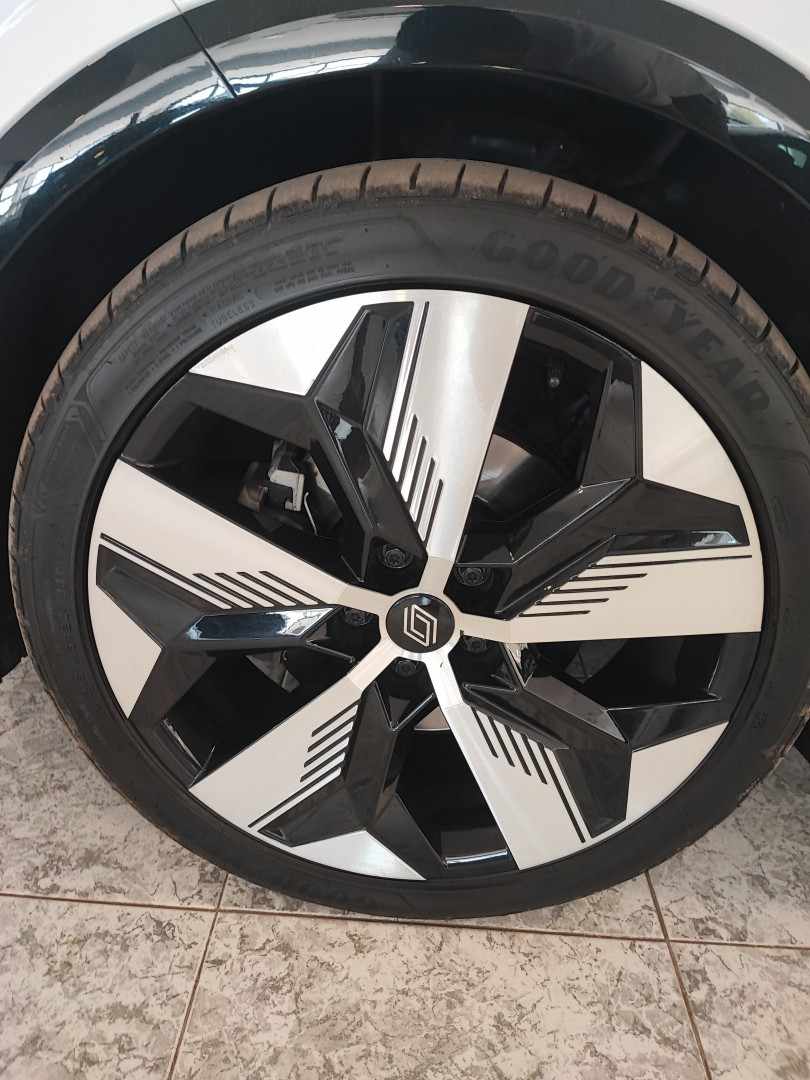 renault-megane-e-tech-2023-eletrico-0cc