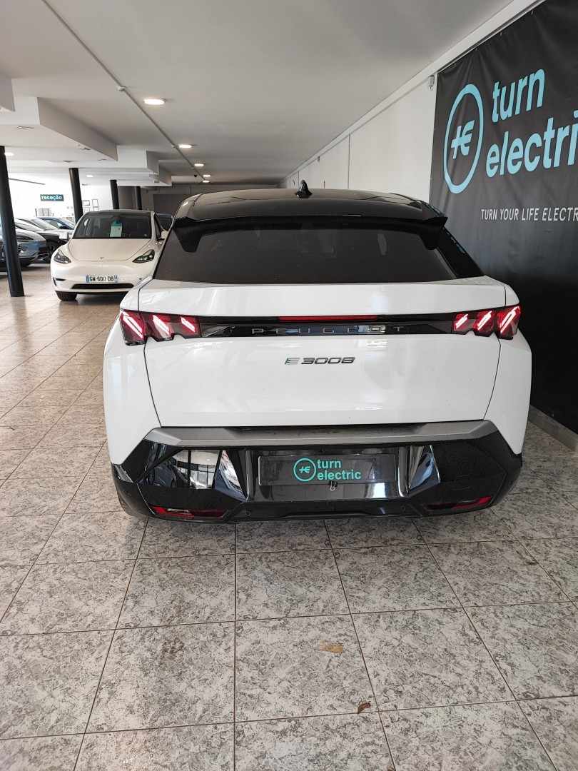 peugeot-e-3008-2024-eletrico-0cc