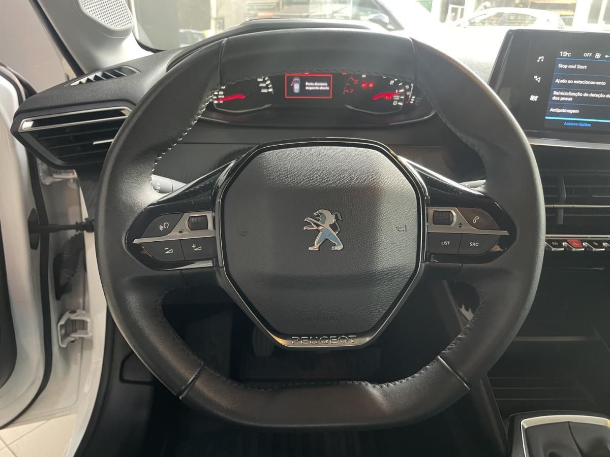 peugeot-208-2022-diesel-1499cc