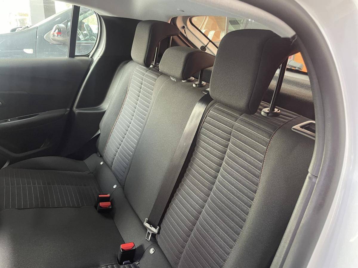 peugeot-208-2022-diesel-1499cc