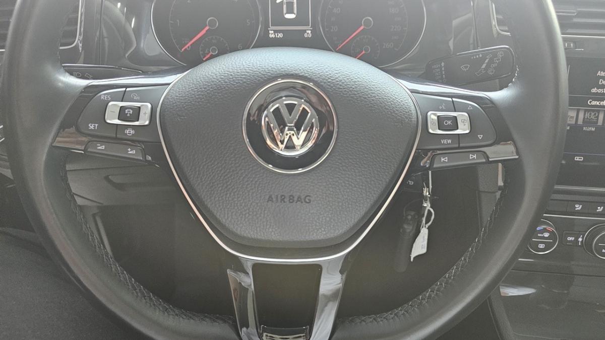 volkswagen-golf-2019-diesel-1598cc