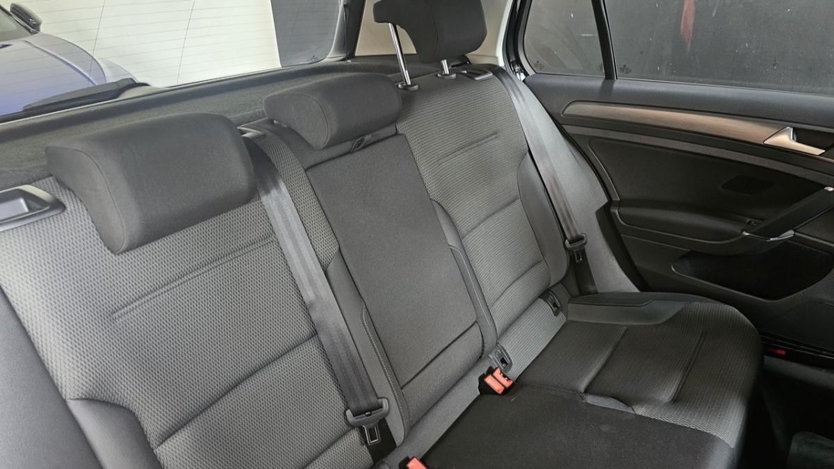 volkswagen-golf-2019-diesel-1598cc