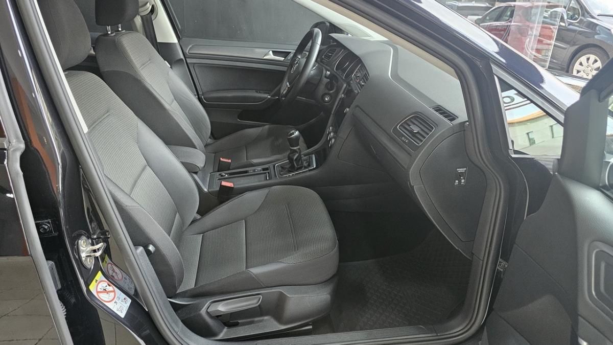 volkswagen-golf-2019-diesel-1598cc