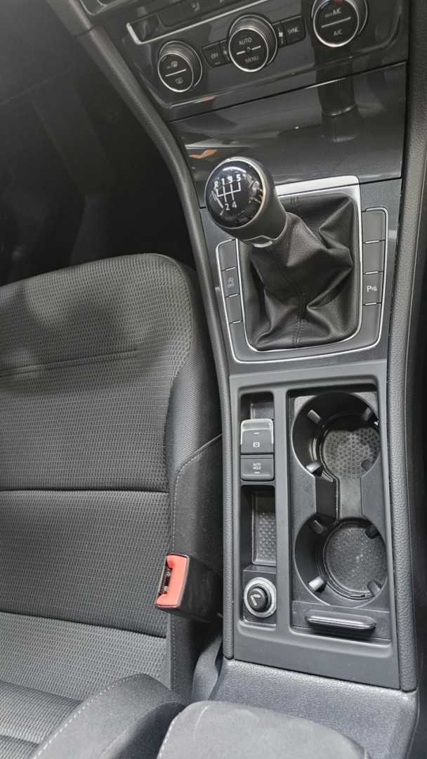 volkswagen-golf-2019-diesel-1598cc
