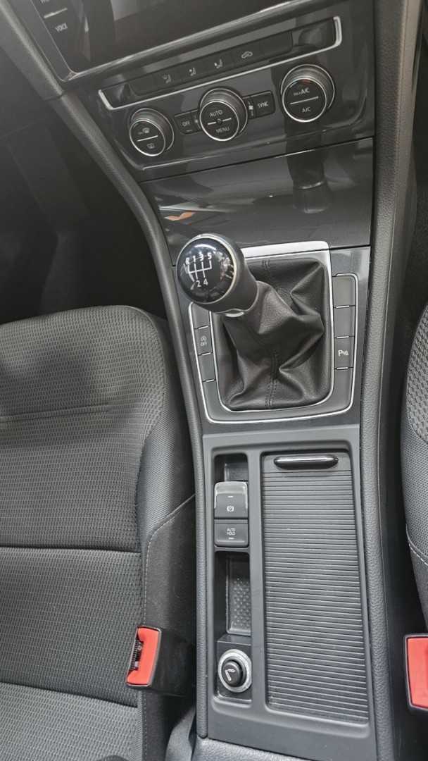 volkswagen-golf-2019-diesel-1598cc