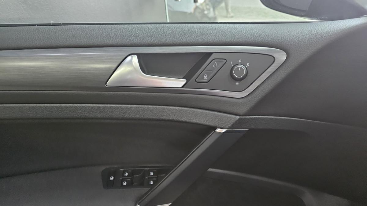 volkswagen-golf-2019-diesel-1598cc