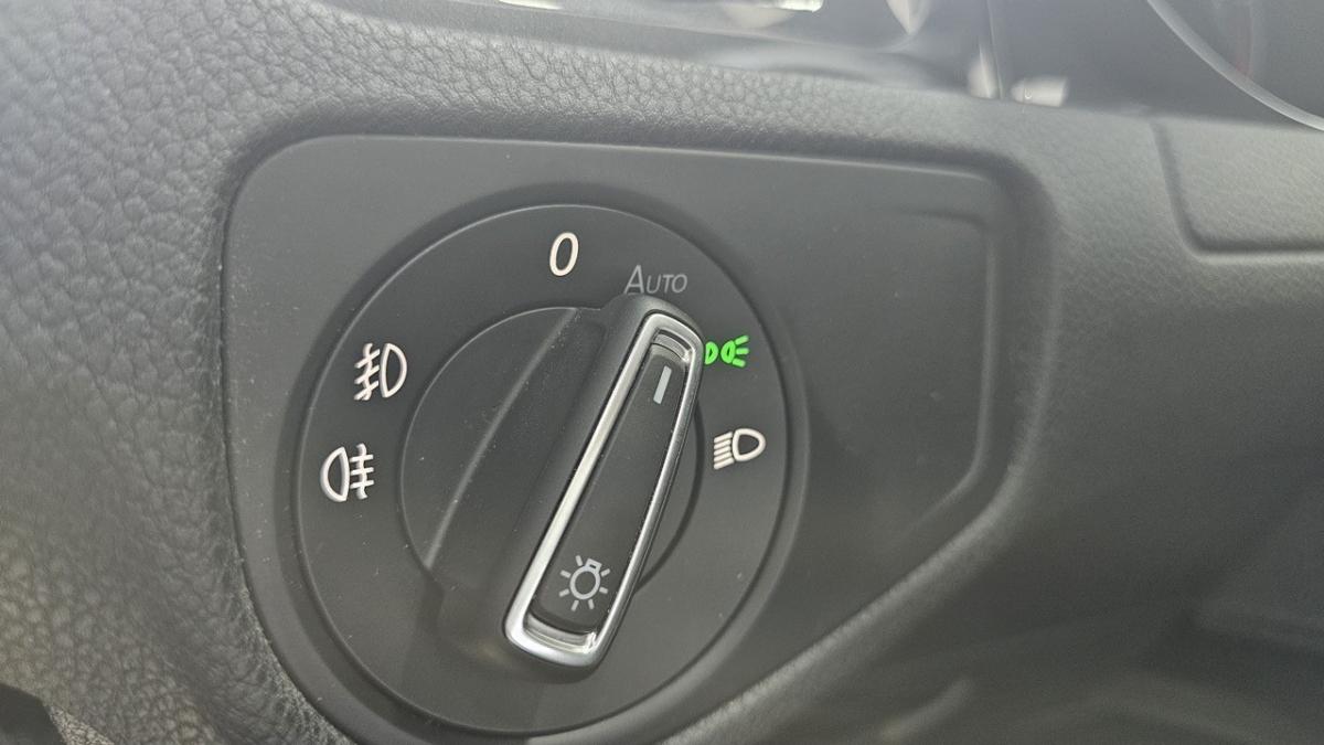volkswagen-golf-2019-diesel-1598cc