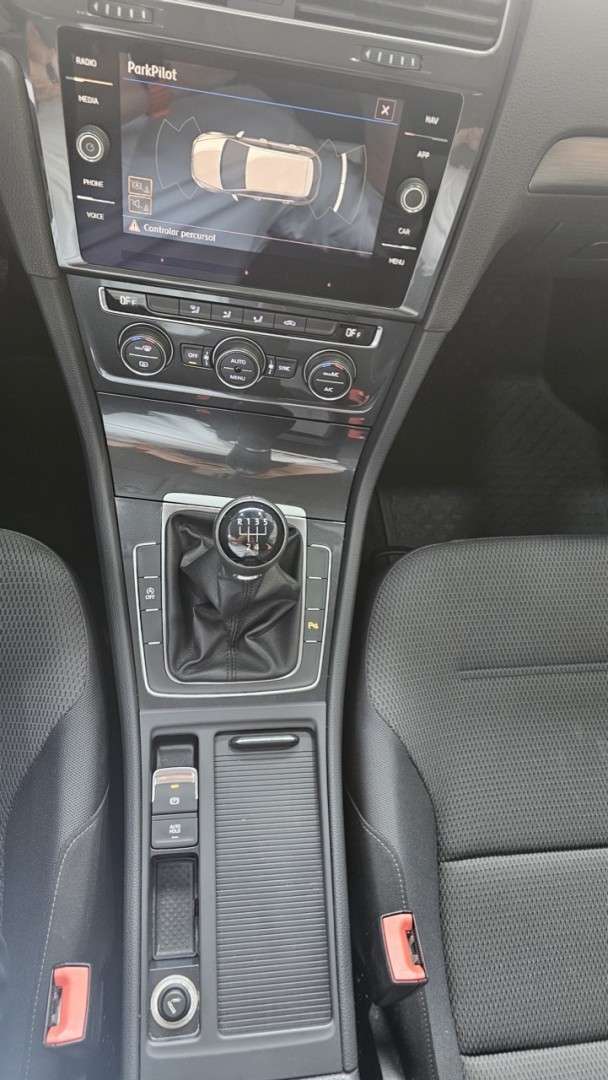 volkswagen-golf-2019-diesel-1598cc