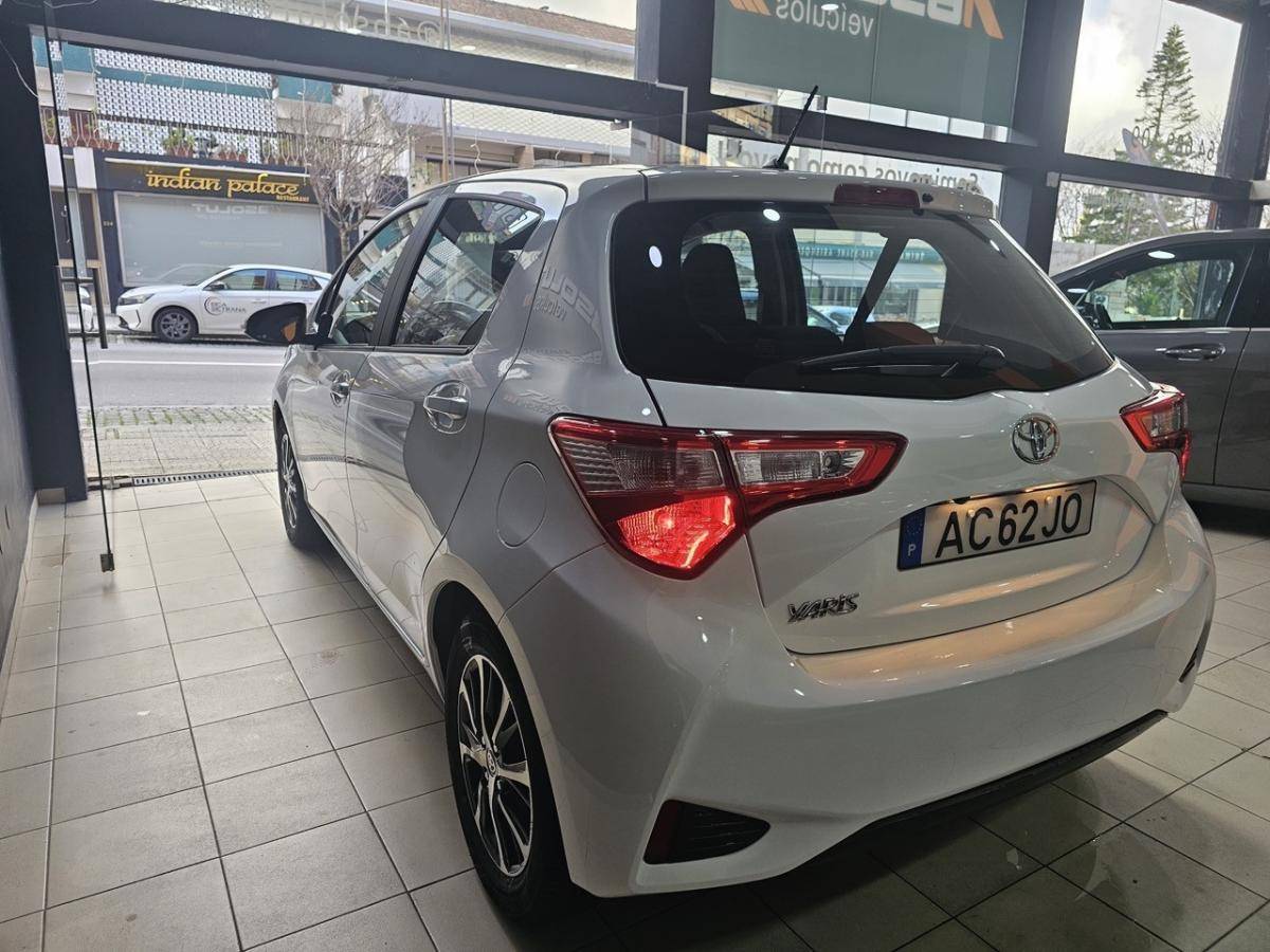 toyota-yaris-2020-gasolina-998cc