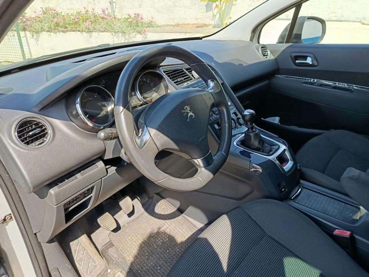peugeot-5008-2014-diesel-1560cc