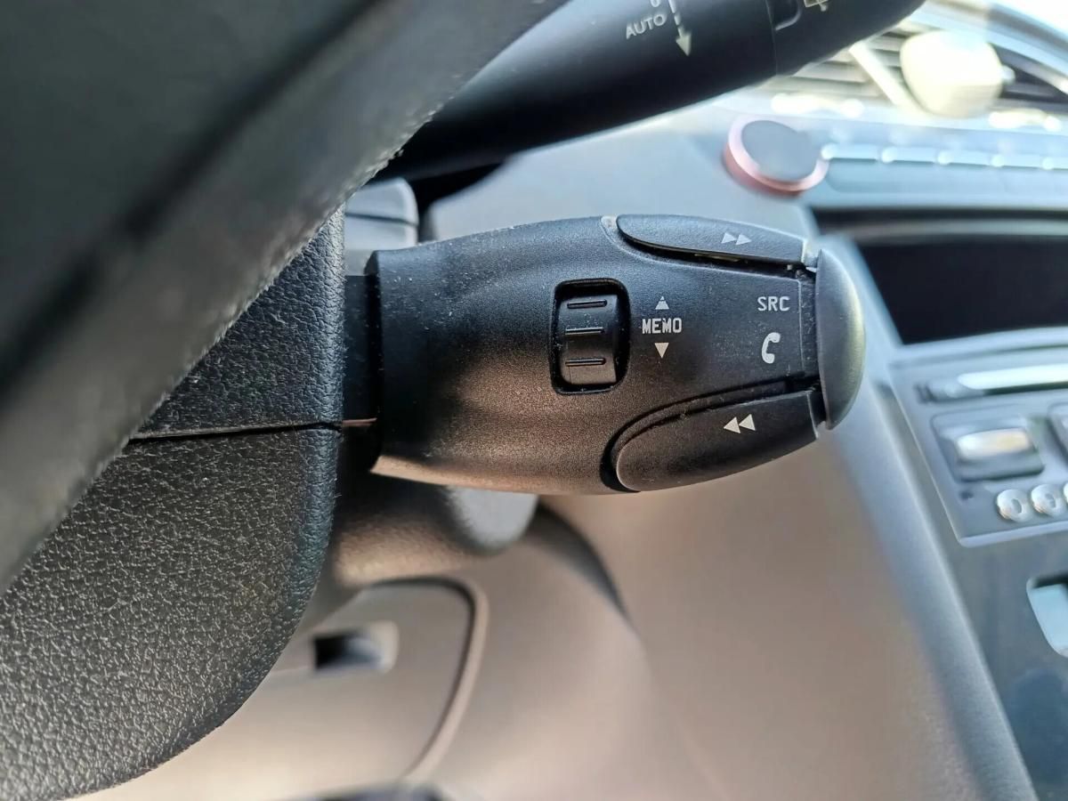 peugeot-5008-2014-diesel-1560cc