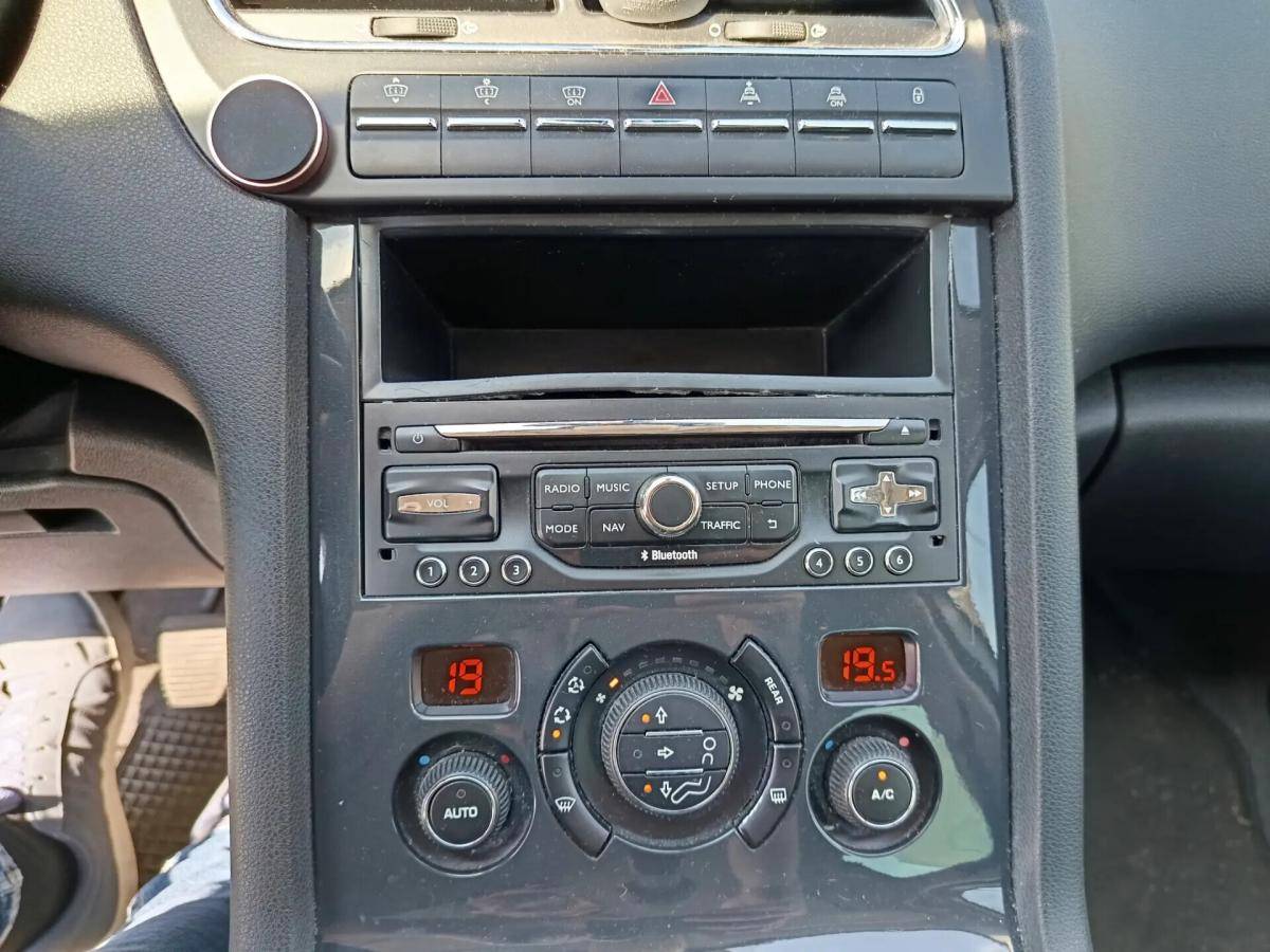 peugeot-5008-2014-diesel-1560cc