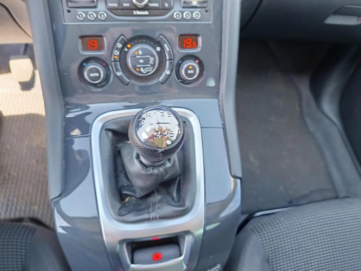 peugeot-5008-2014-diesel-1560cc