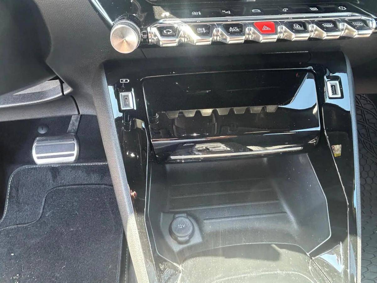 peugeot-208-2023-gasolina-1199cc