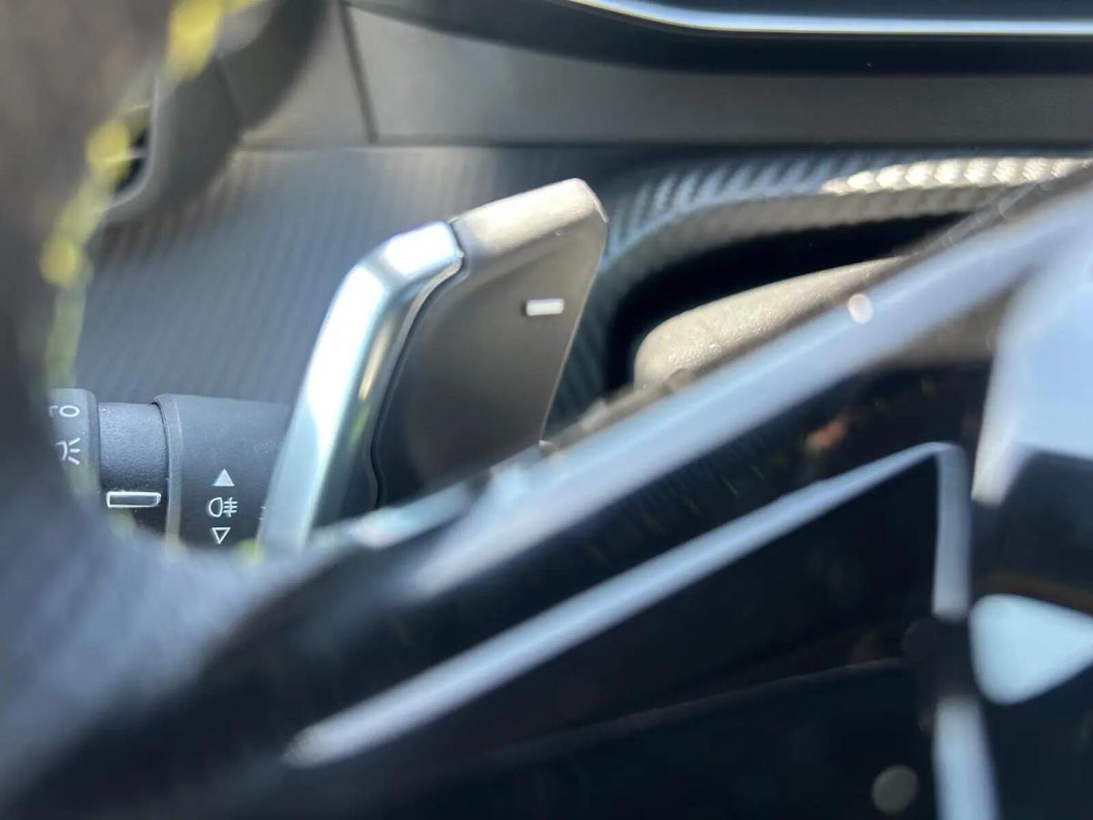 peugeot-208-2023-gasolina-1199cc