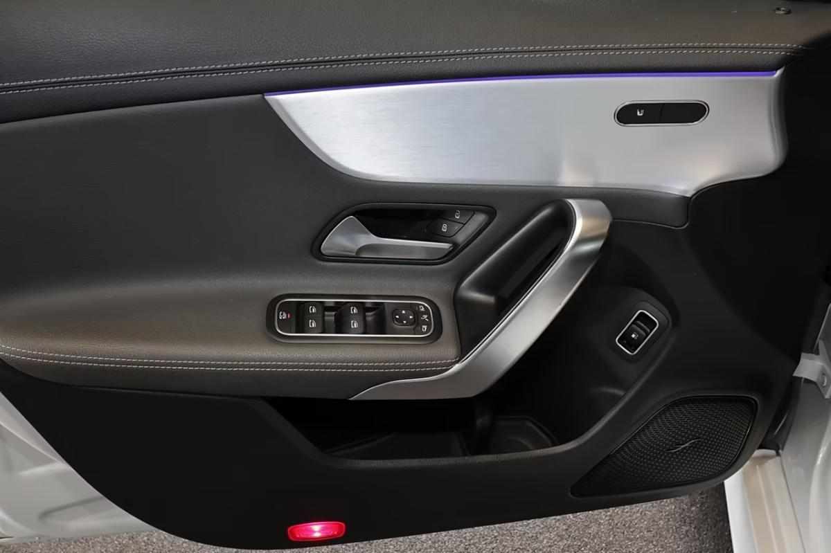 mercedes-benz-cla-250-e-2021-gasolina-1332cc