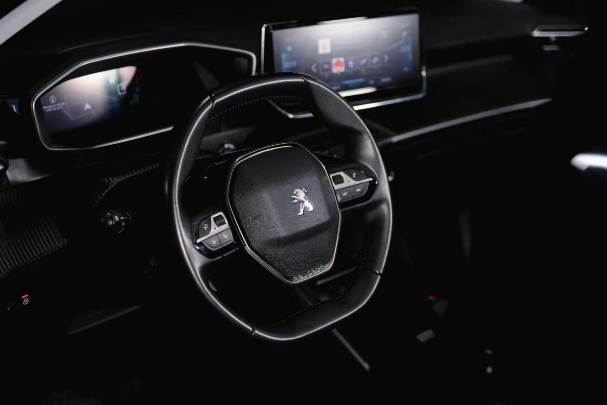 peugeot-e-2008-2021-eletrico-0cc