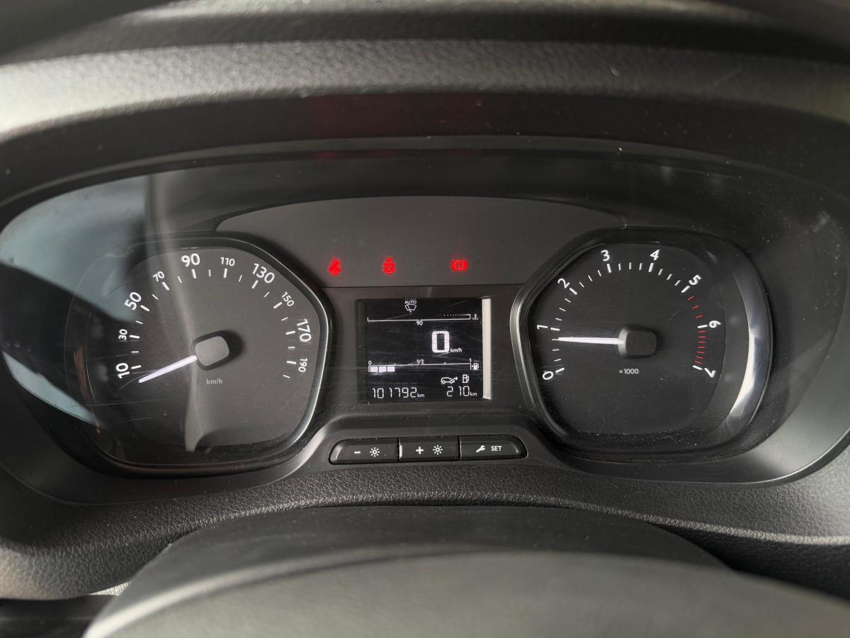 opel-vivaro-2020-diesel-1499cc
