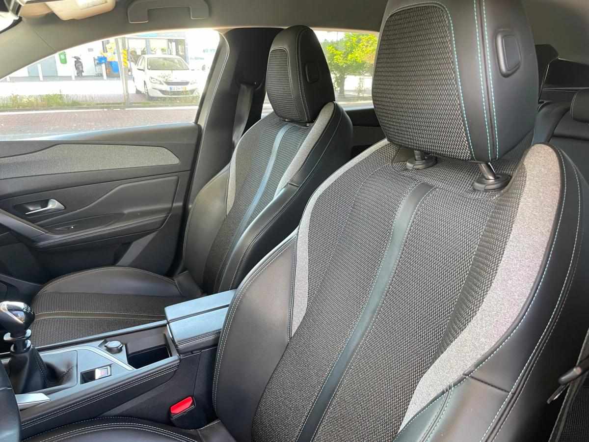 peugeot-308-sw-2023-gasolina-1199cc