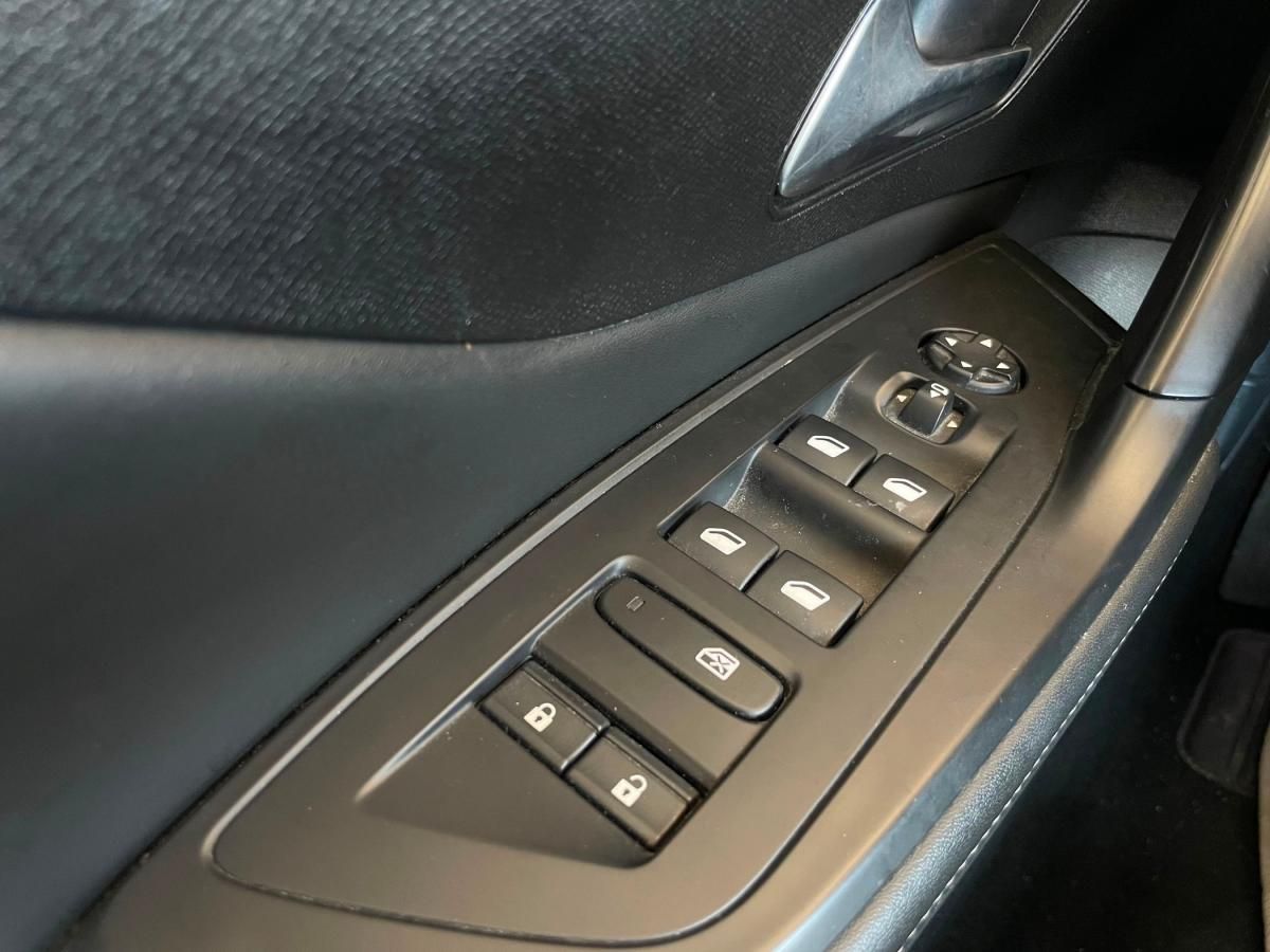peugeot-308-sw-2023-gasolina-1199cc
