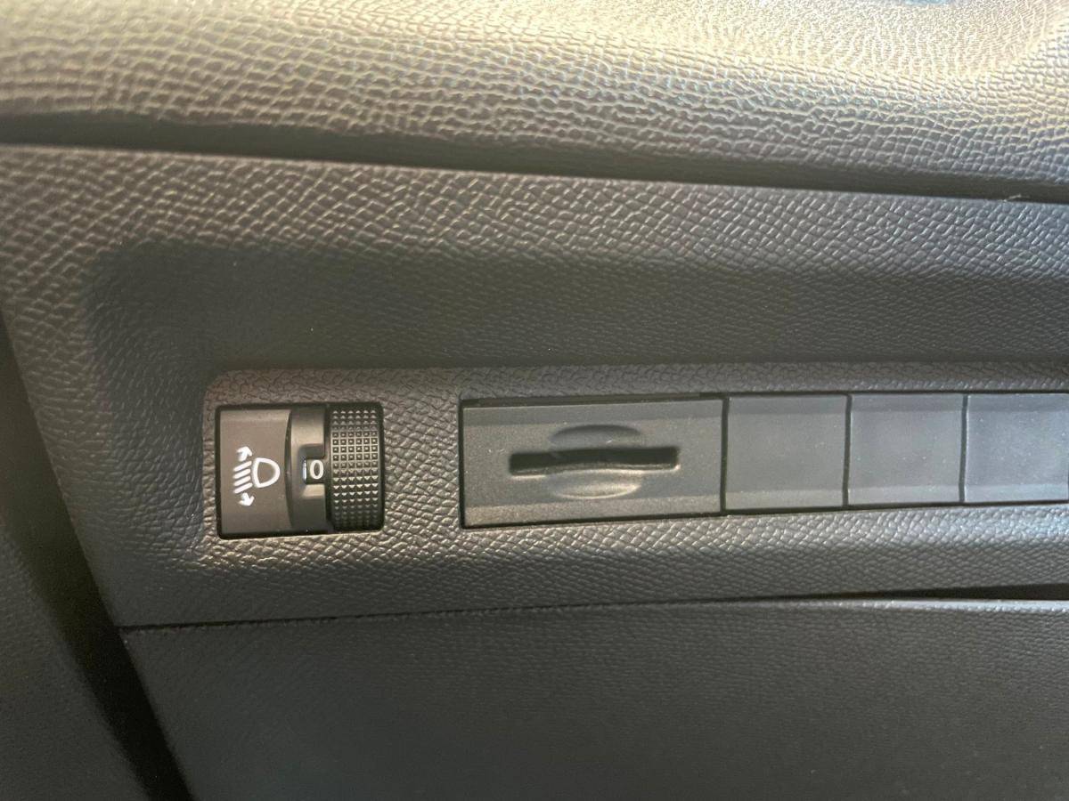 peugeot-308-sw-2023-gasolina-1199cc