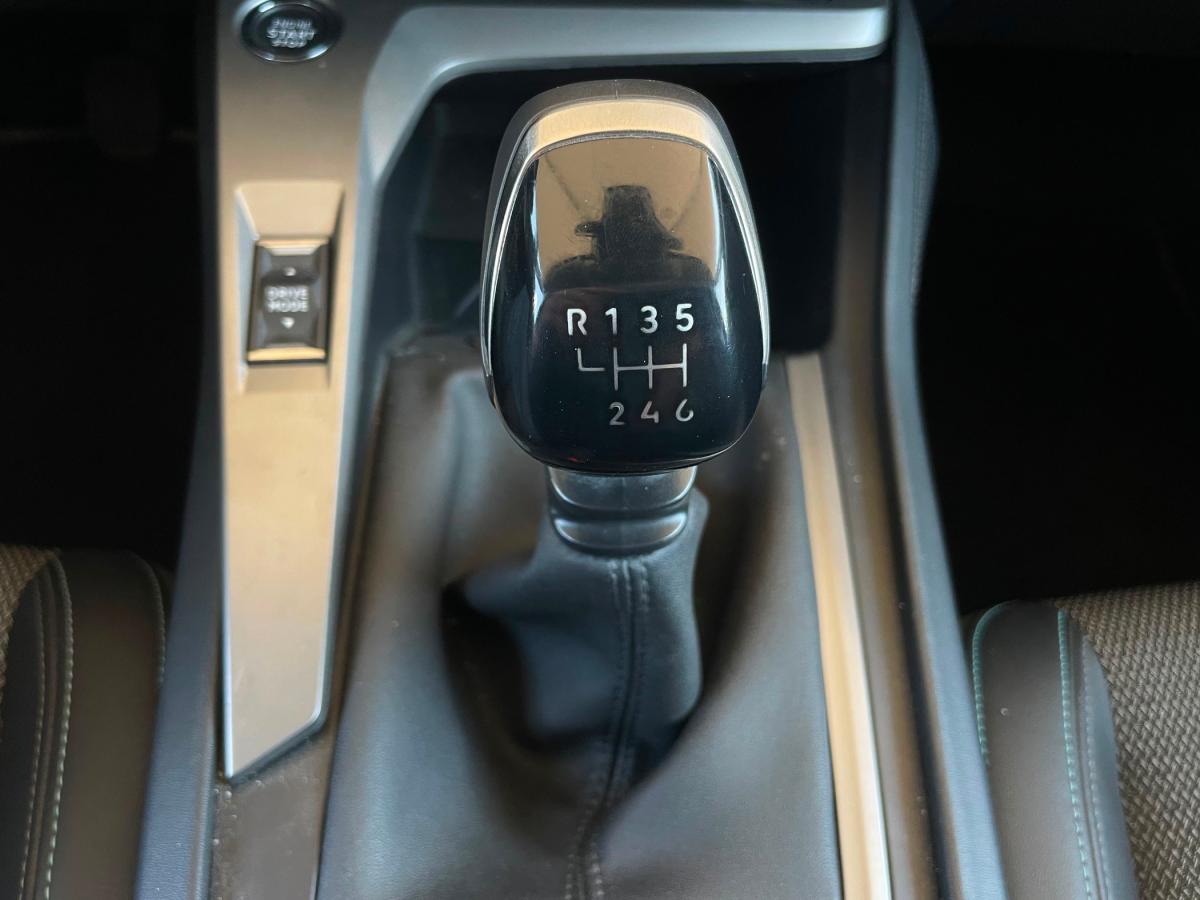 peugeot-308-sw-2023-gasolina-1199cc