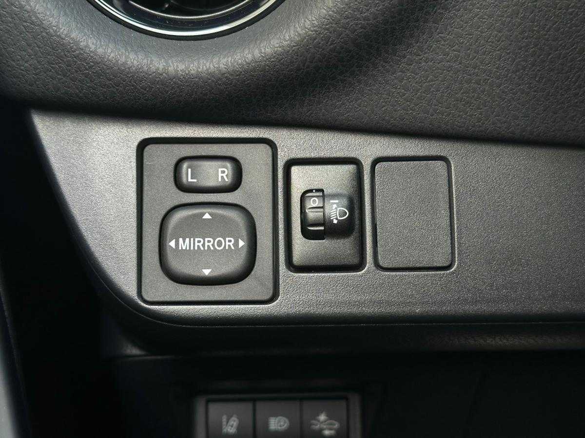 toyota-yaris-2018-hibrido-a-gasolina-1497cc