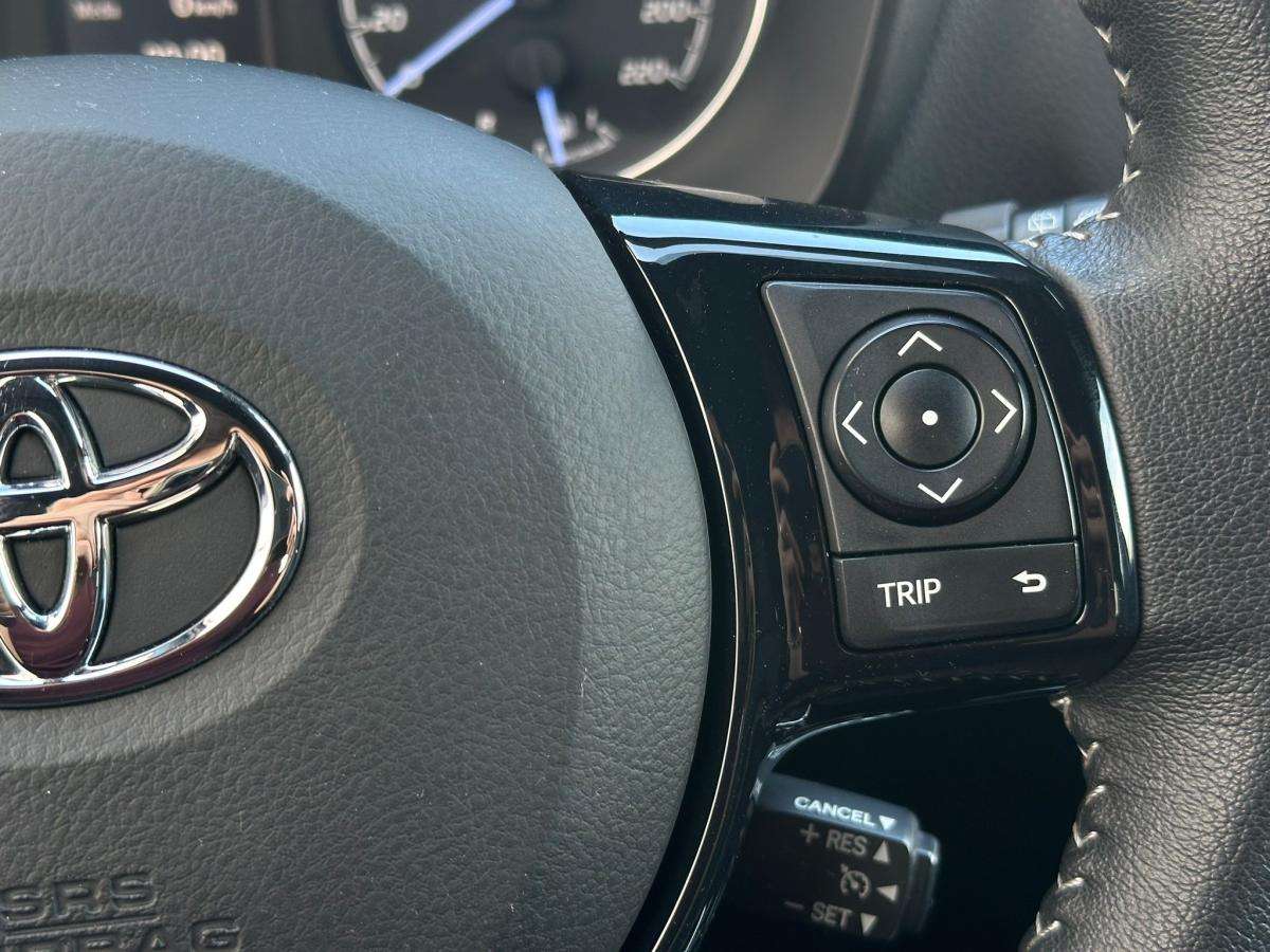 toyota-yaris-2018-hibrido-a-gasolina-1497cc