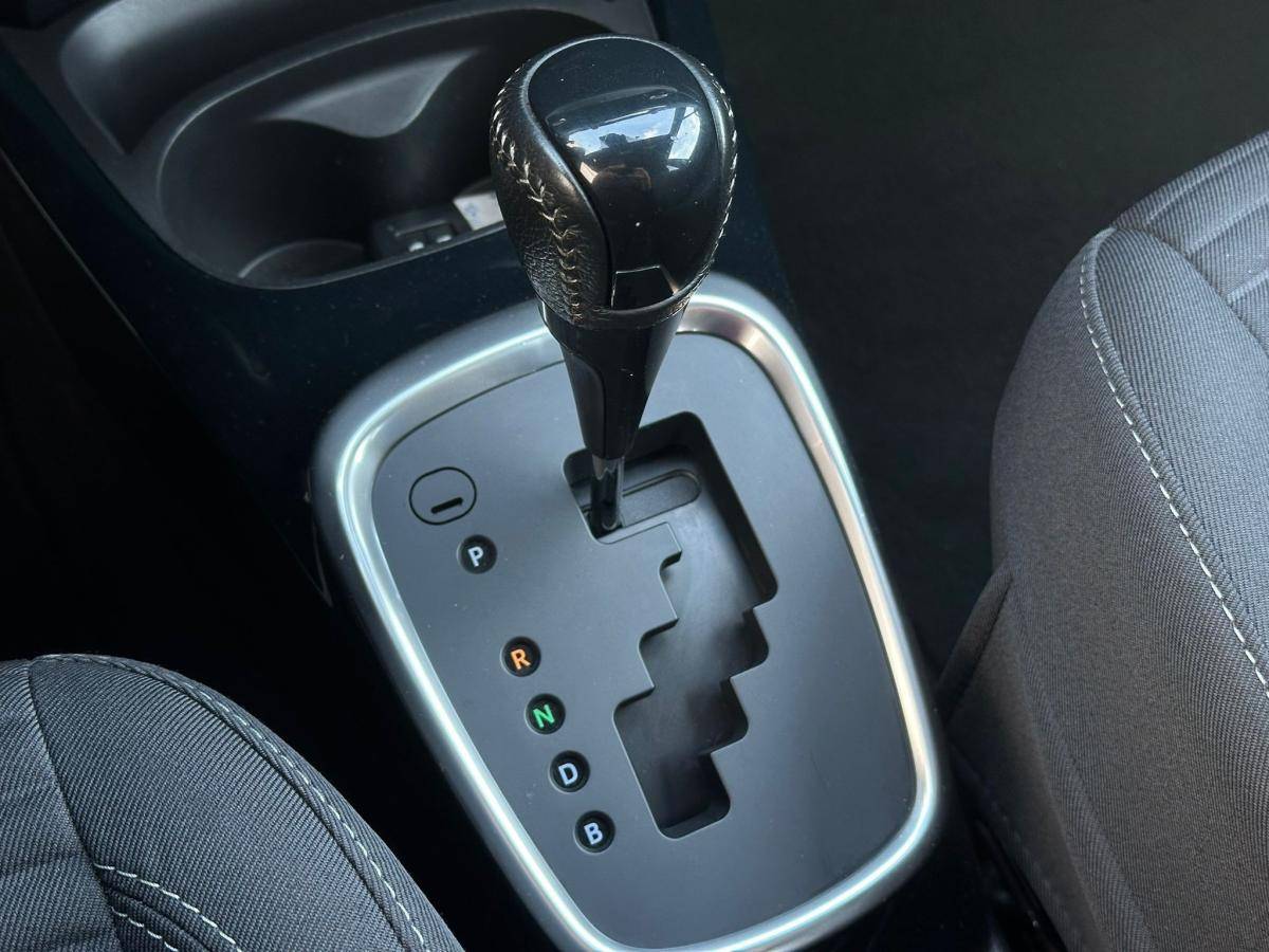 toyota-yaris-2018-hibrido-a-gasolina-1497cc