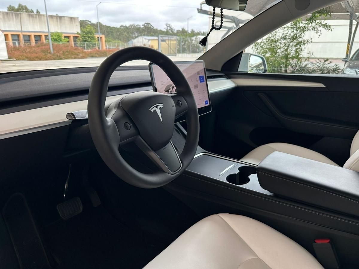 tesla-model-y-2023-eletrico-500cc