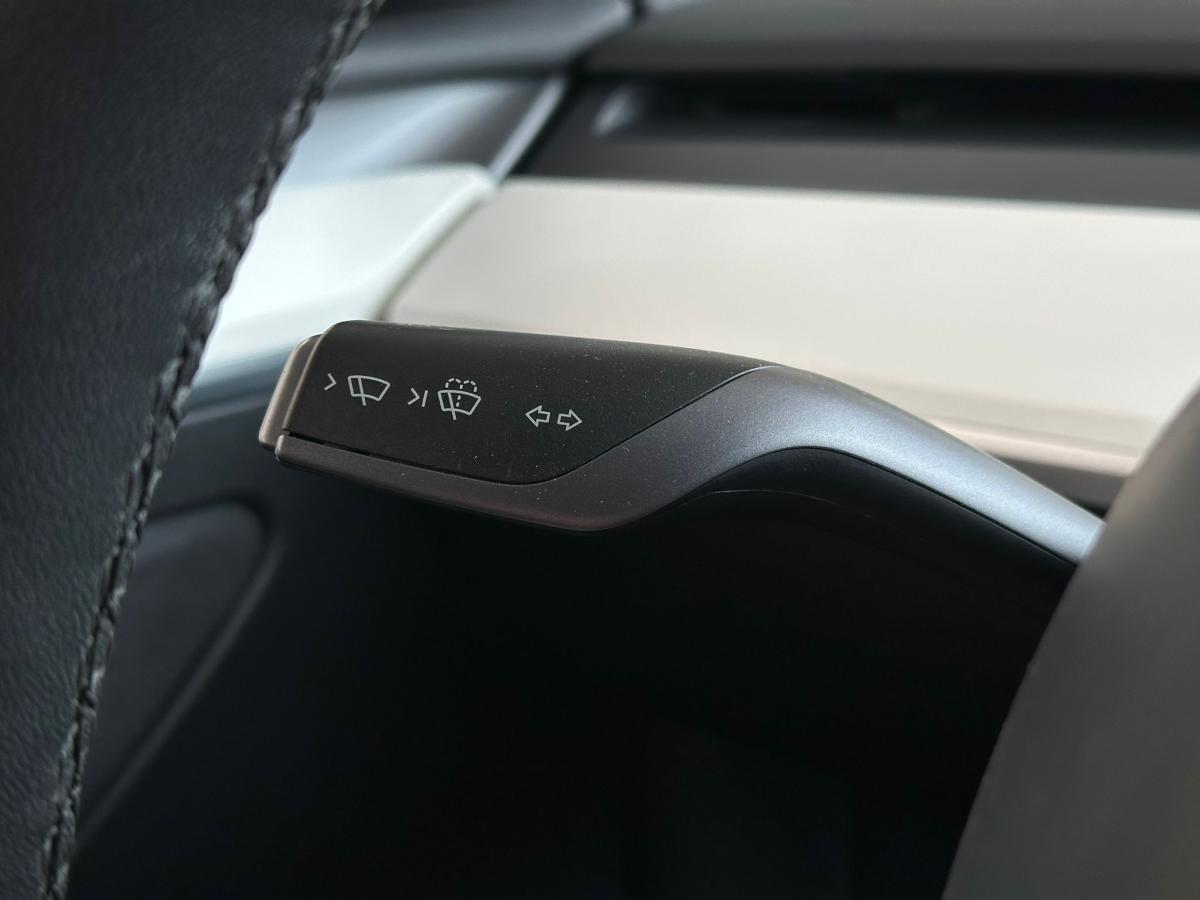 tesla-model-y-2023-eletrico-500cc