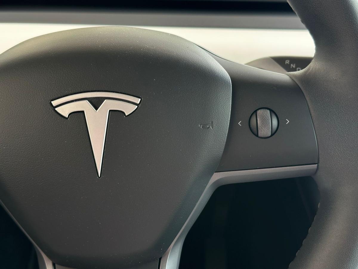 tesla-model-y-2023-eletrico-500cc
