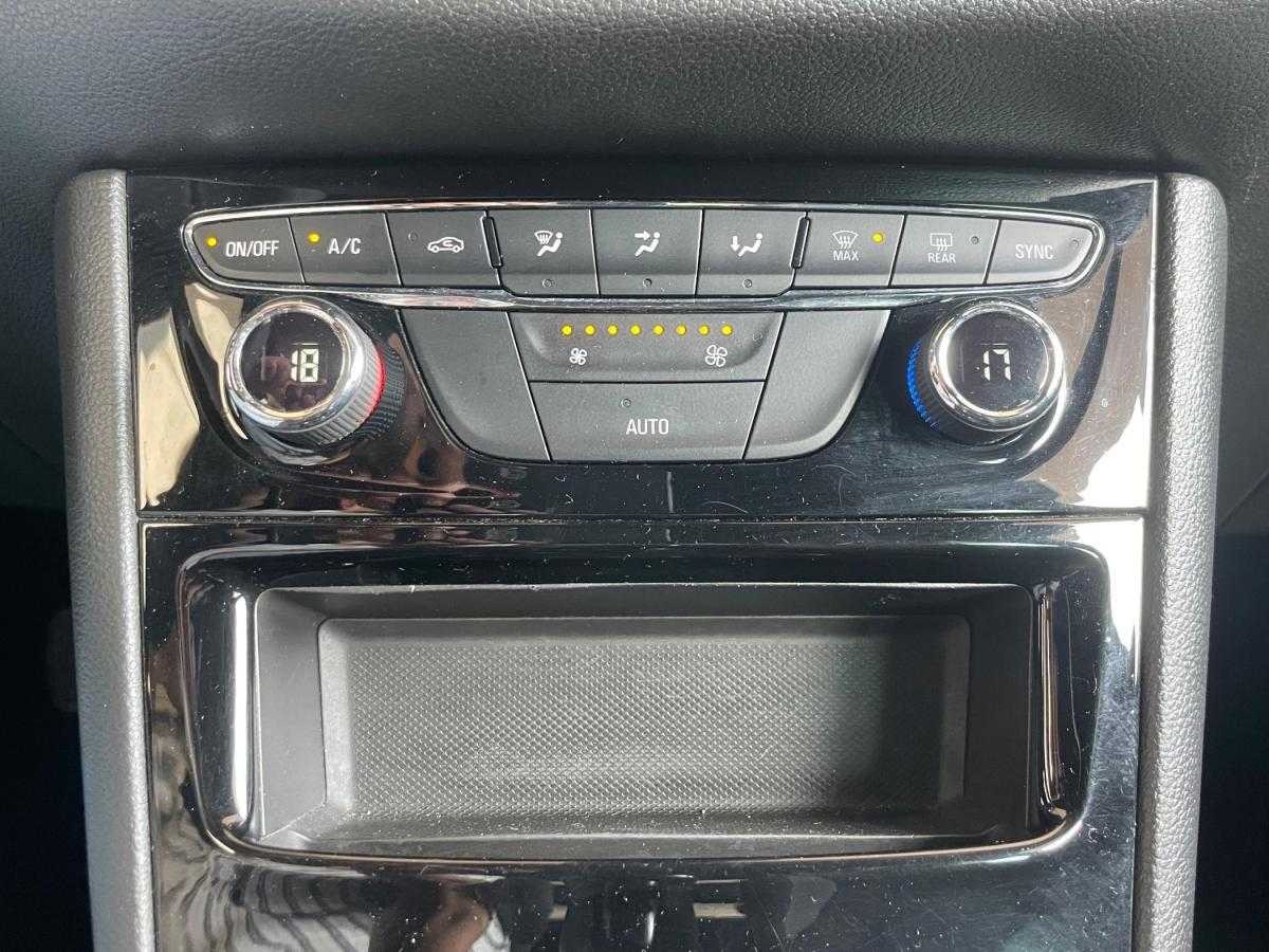 opel-astra-sport-tourer-2019-gasolina-1199cc