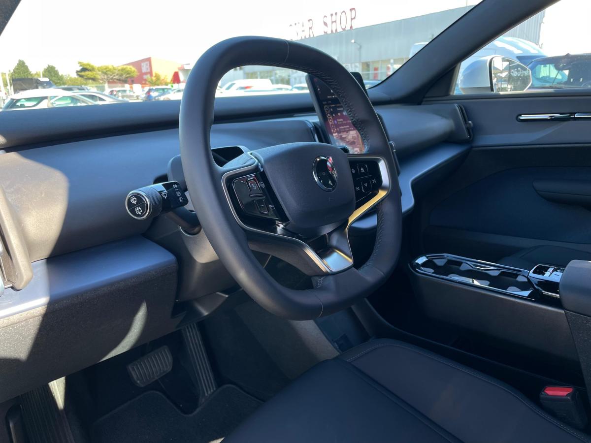 volvo-ex30-2024-eletrico-500cc