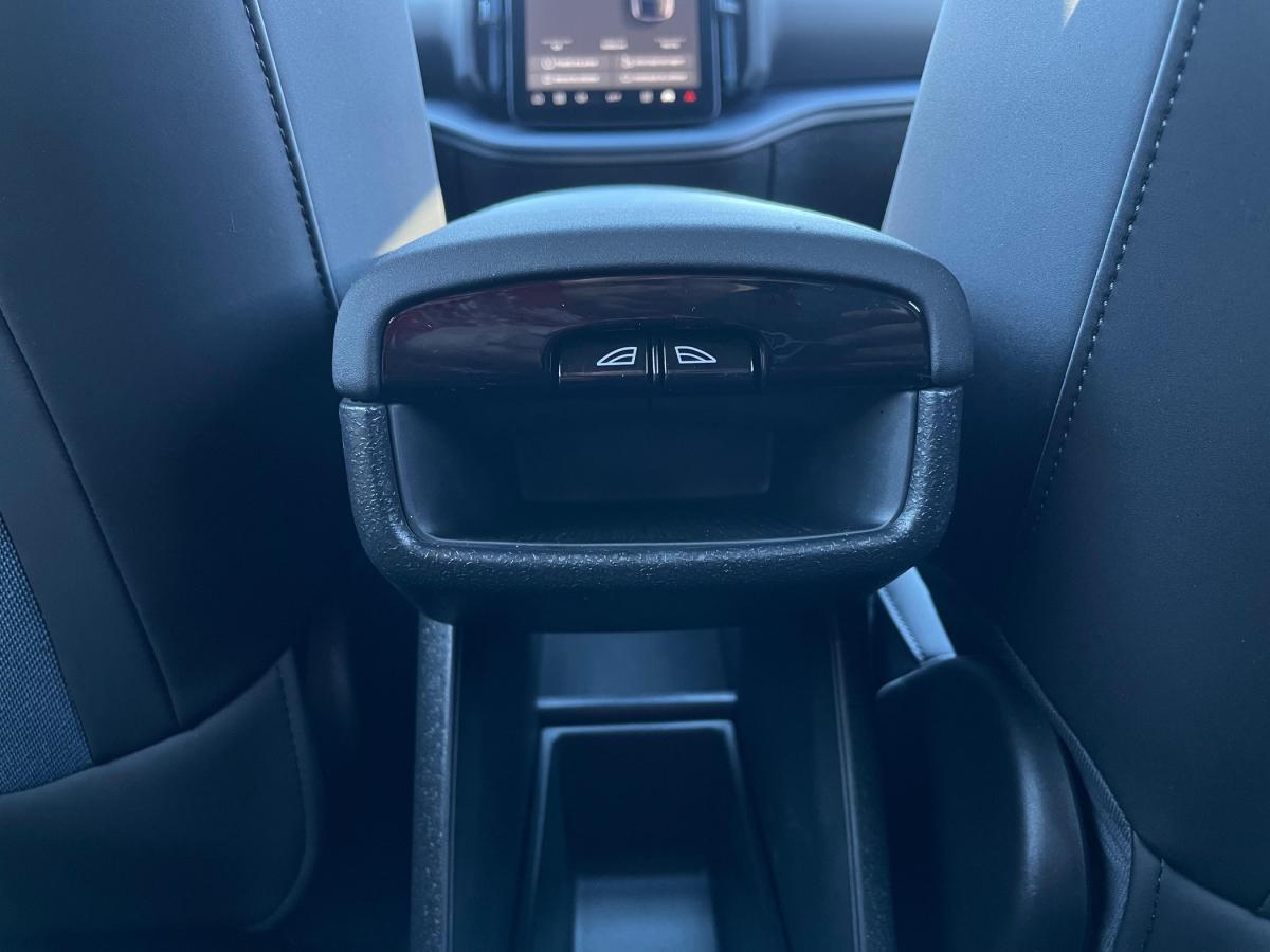 volvo-ex30-2024-eletrico-500cc