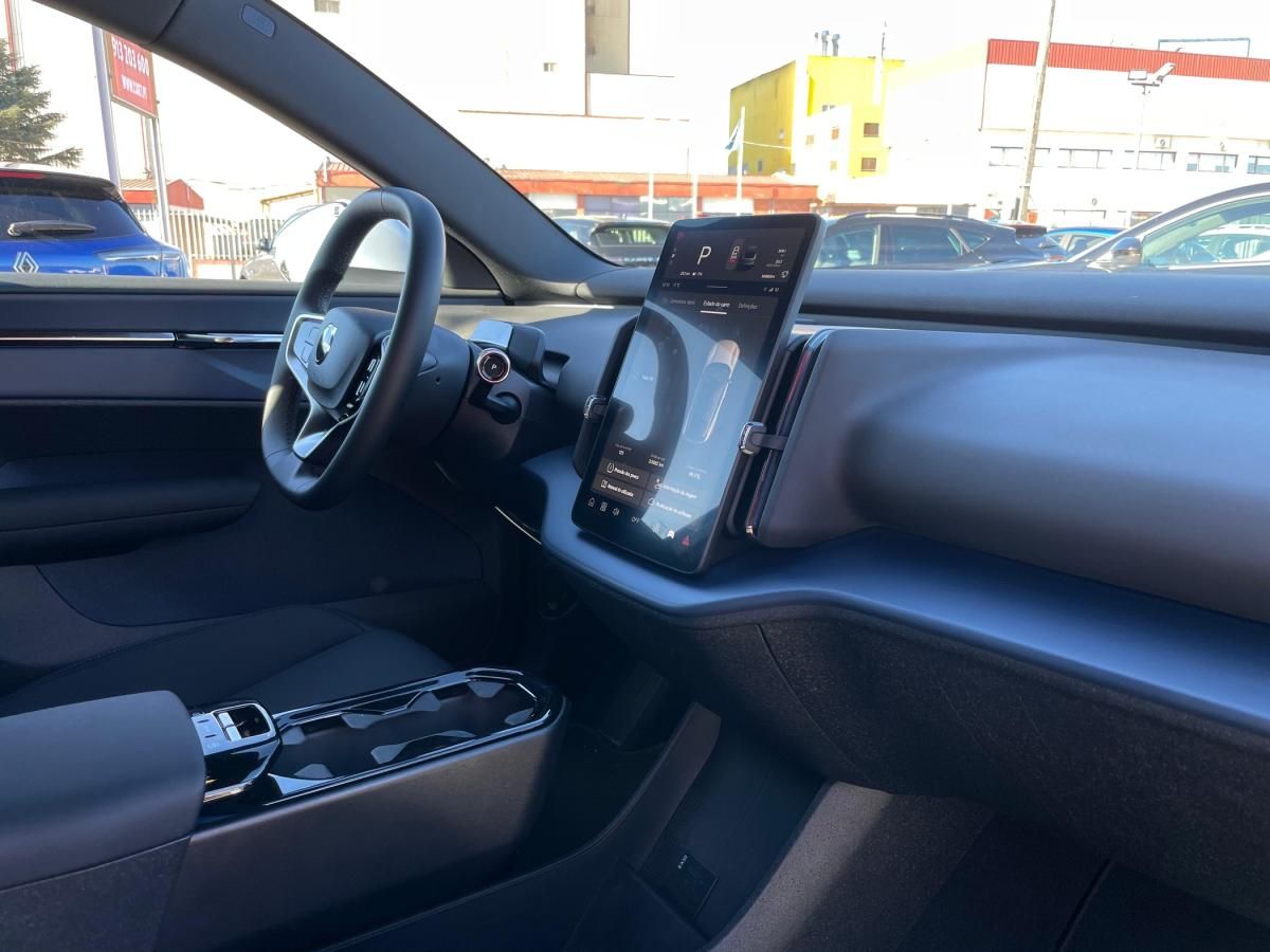 volvo-ex30-2024-eletrico-500cc