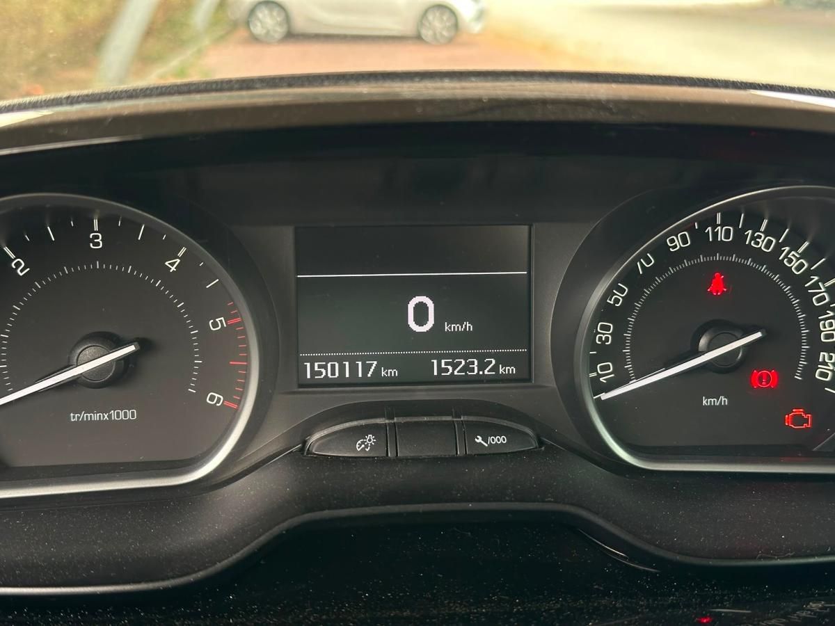 peugeot-208-2018-diesel-1499cc