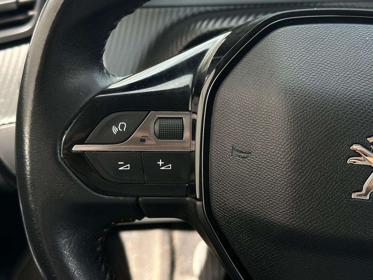 peugeot-2008-2021-gasolina-1199cc