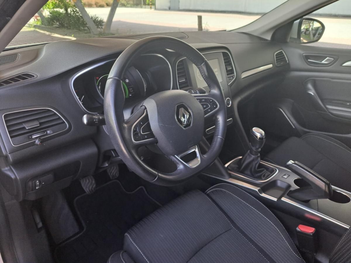 renault-megane-sport-tourer-2018-diesel-1461cc