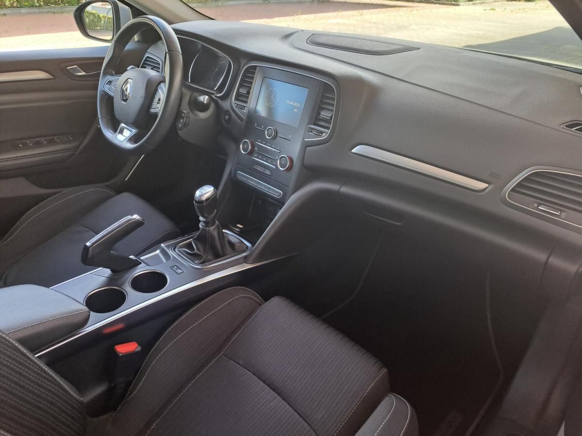 renault-megane-sport-tourer-2018-diesel-1461cc