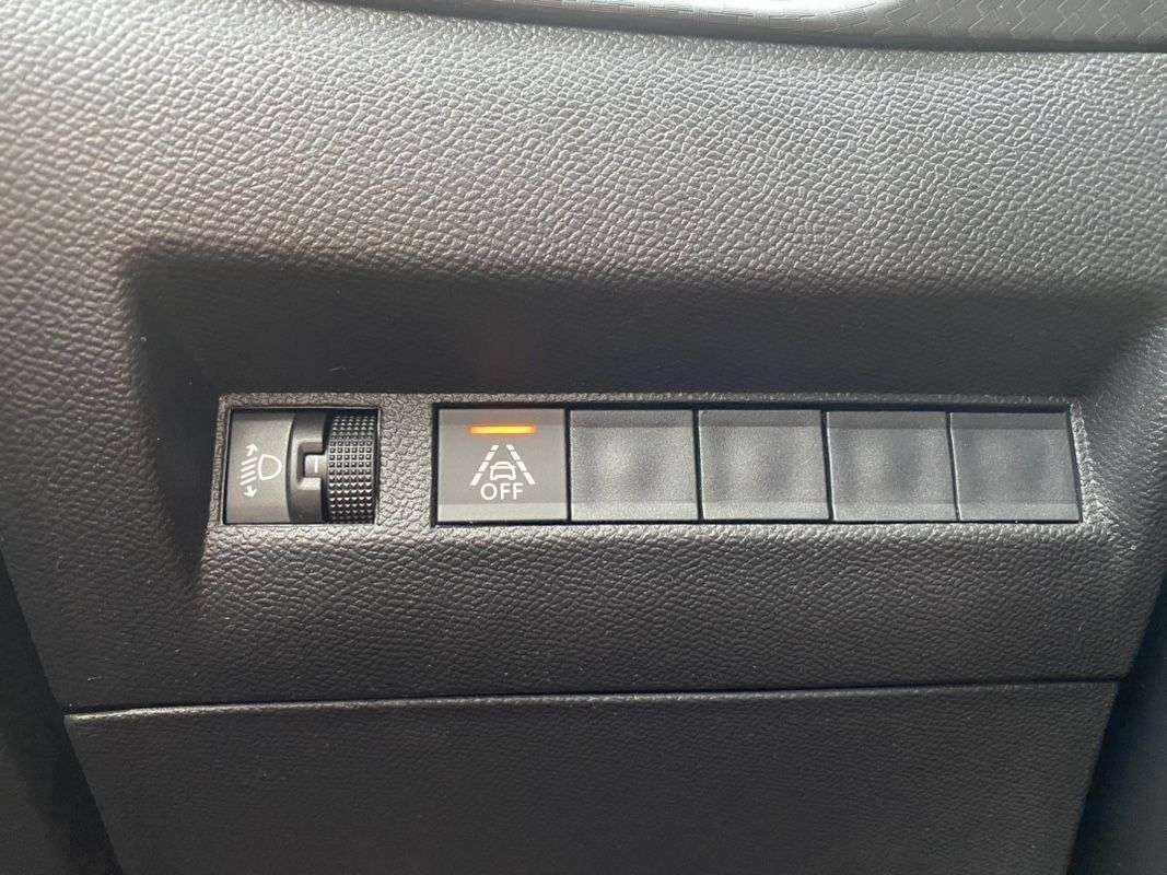 peugeot-208-2021-gasolina-1199cc
