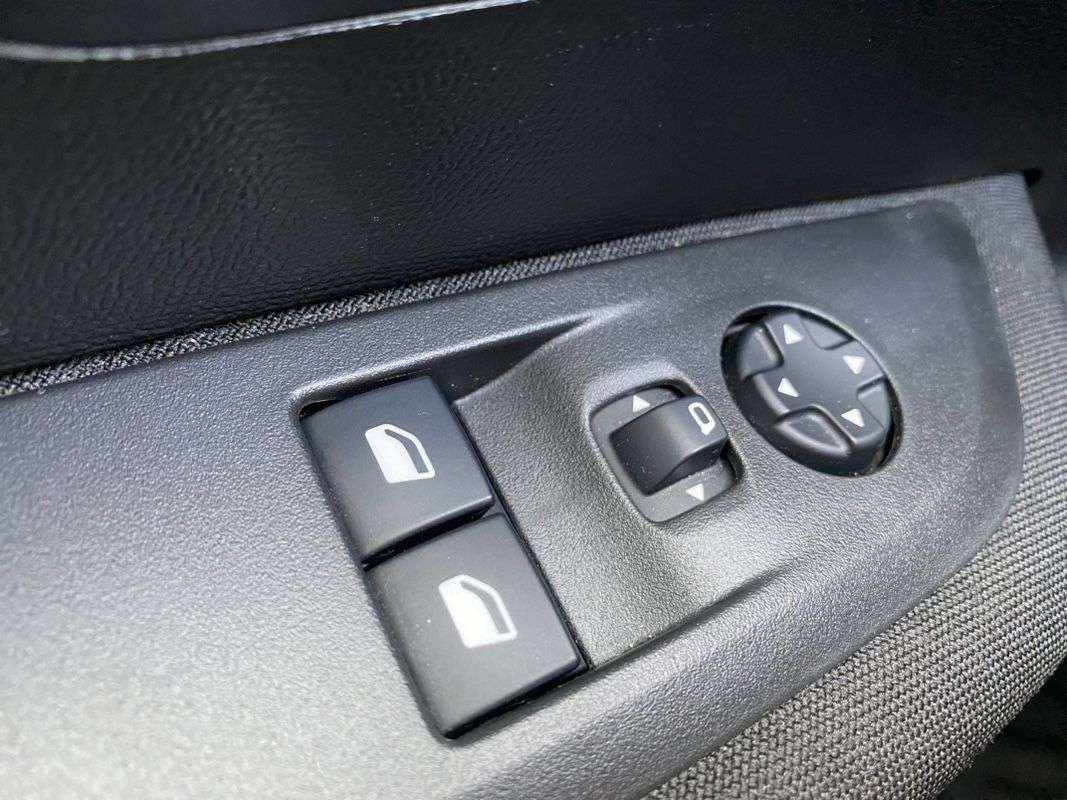 peugeot-208-2021-gasolina-1199cc