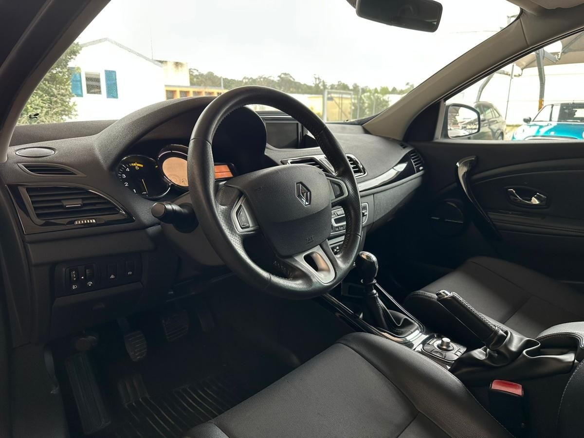 renault-megane-sport-tourer-2013-diesel-1598cc
