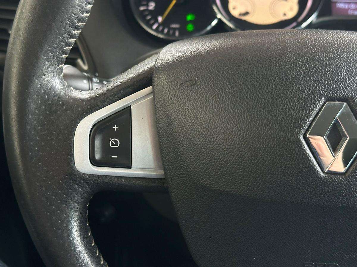 renault-megane-sport-tourer-2013-diesel-1598cc
