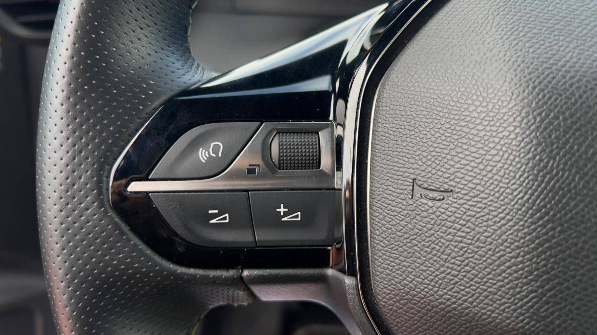 peugeot-208-2021-eletrico-500cc