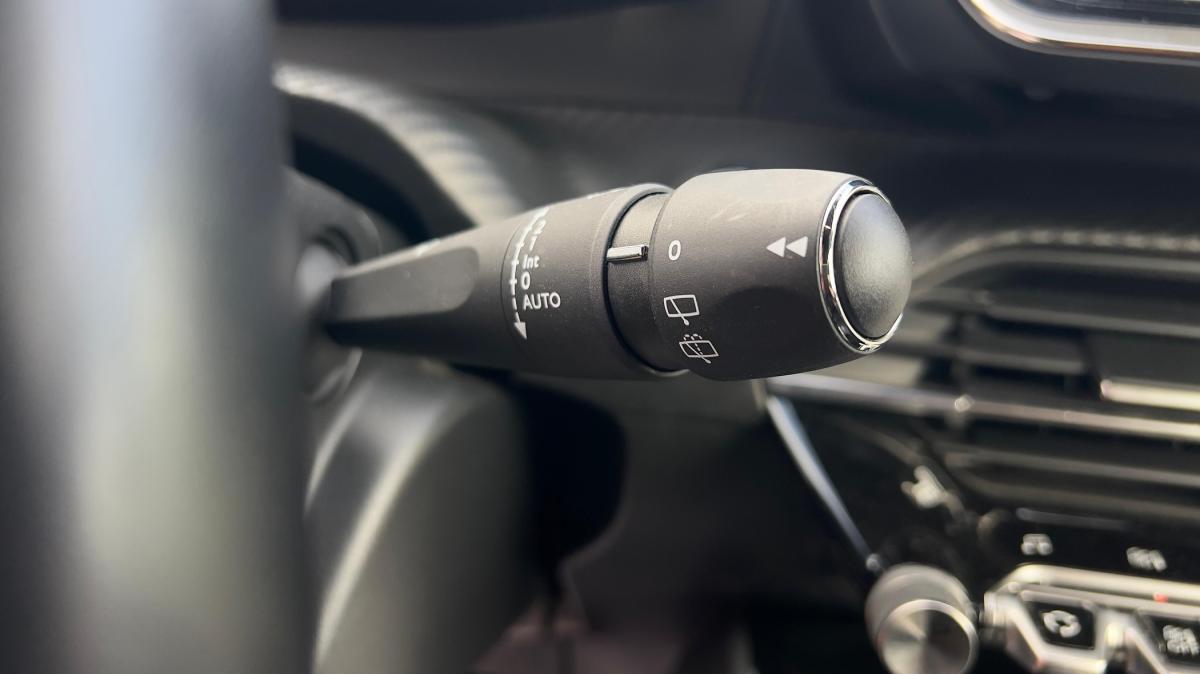 peugeot-208-2021-eletrico-500cc