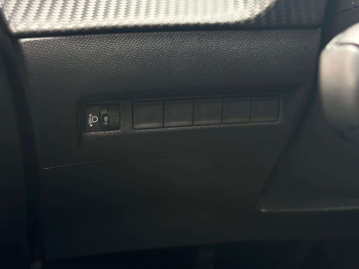 peugeot-208-2024-gasolina-1199cc
