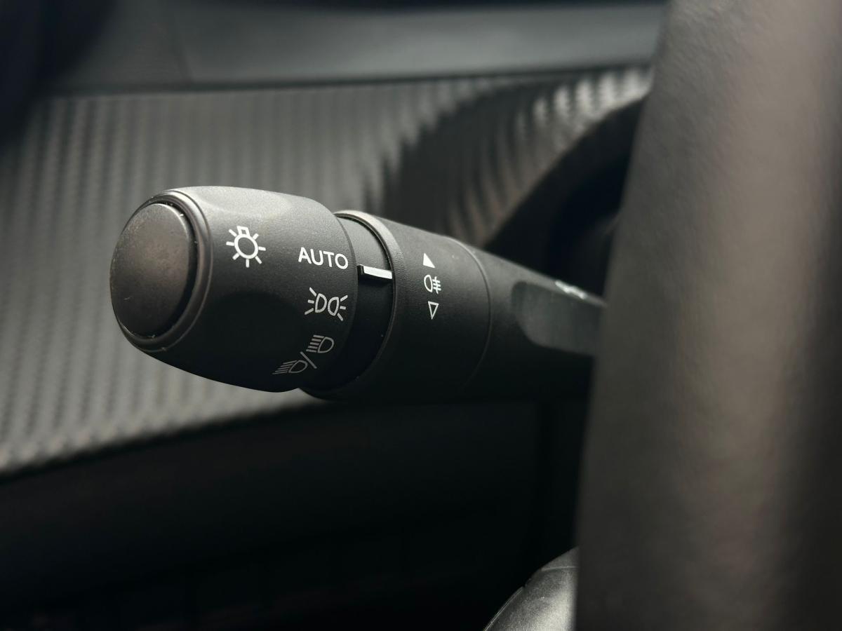 peugeot-208-2024-gasolina-1199cc
