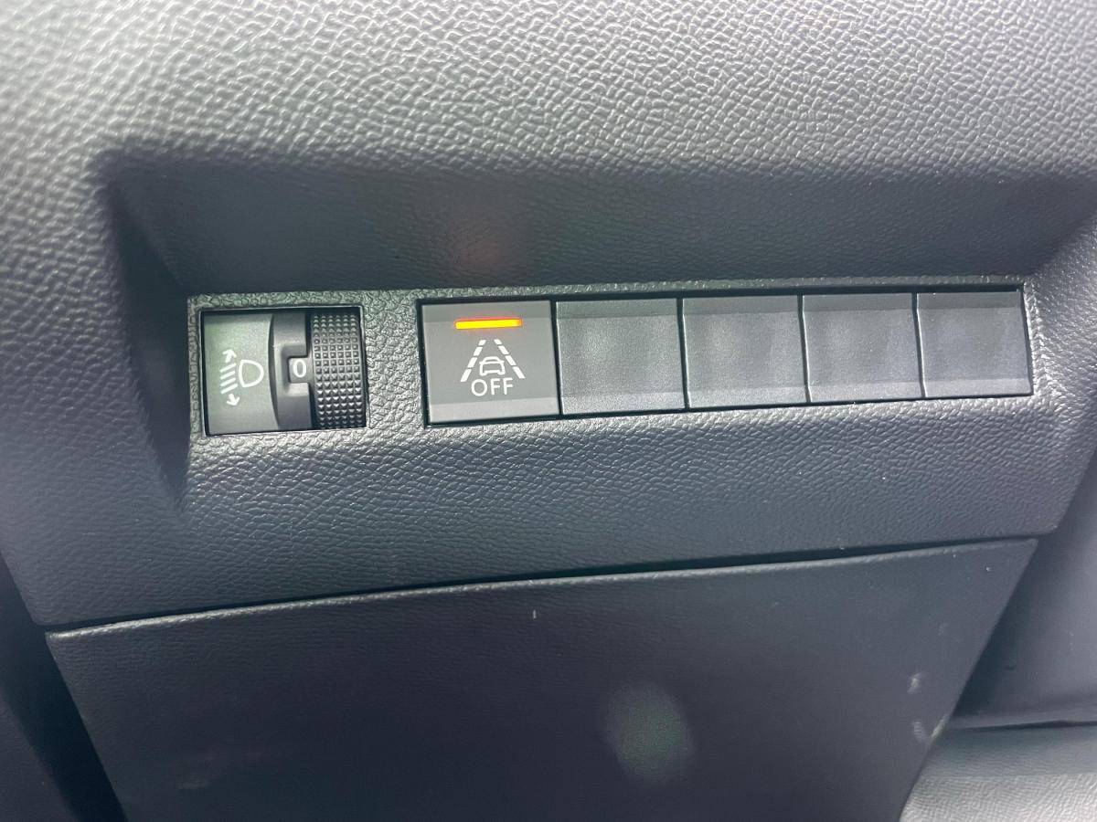peugeot-208-2021-gasolina-1199cc